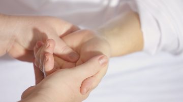 hands holding